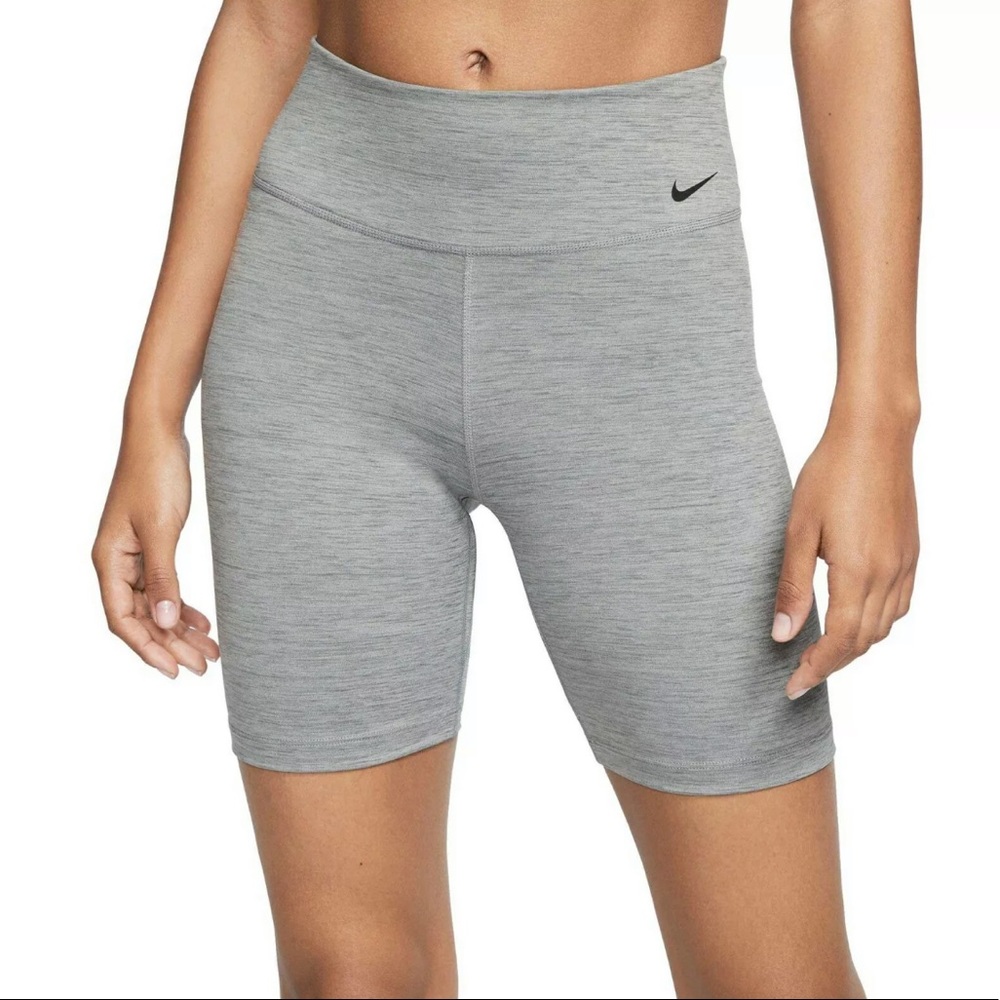Nike One Women’s Biker Shorts 7” Size Large NWOT